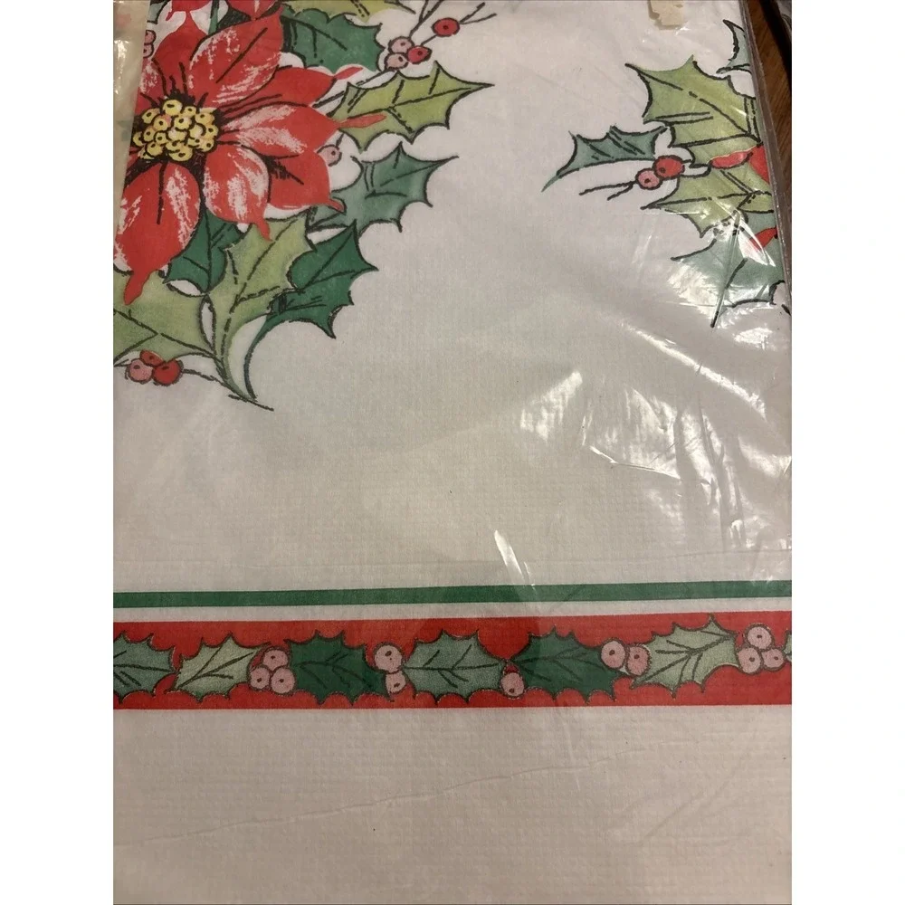 VTG Reed Christmas Table Cover Poinsettia‎ Berries Paper Tablecloth 52